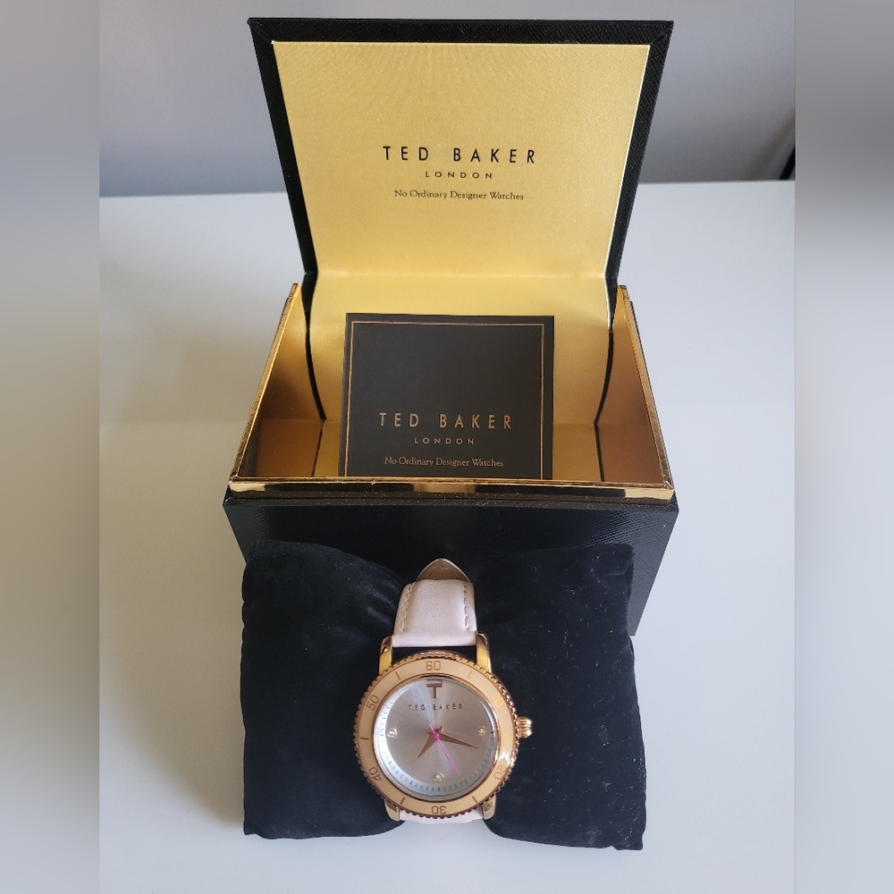 Ted Baker TE2110 Smart Casual Three-Hand Pink Leather Watch